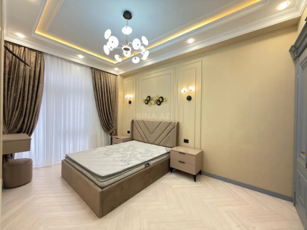 Satılır 5 otaqlı mənzil 185 m²