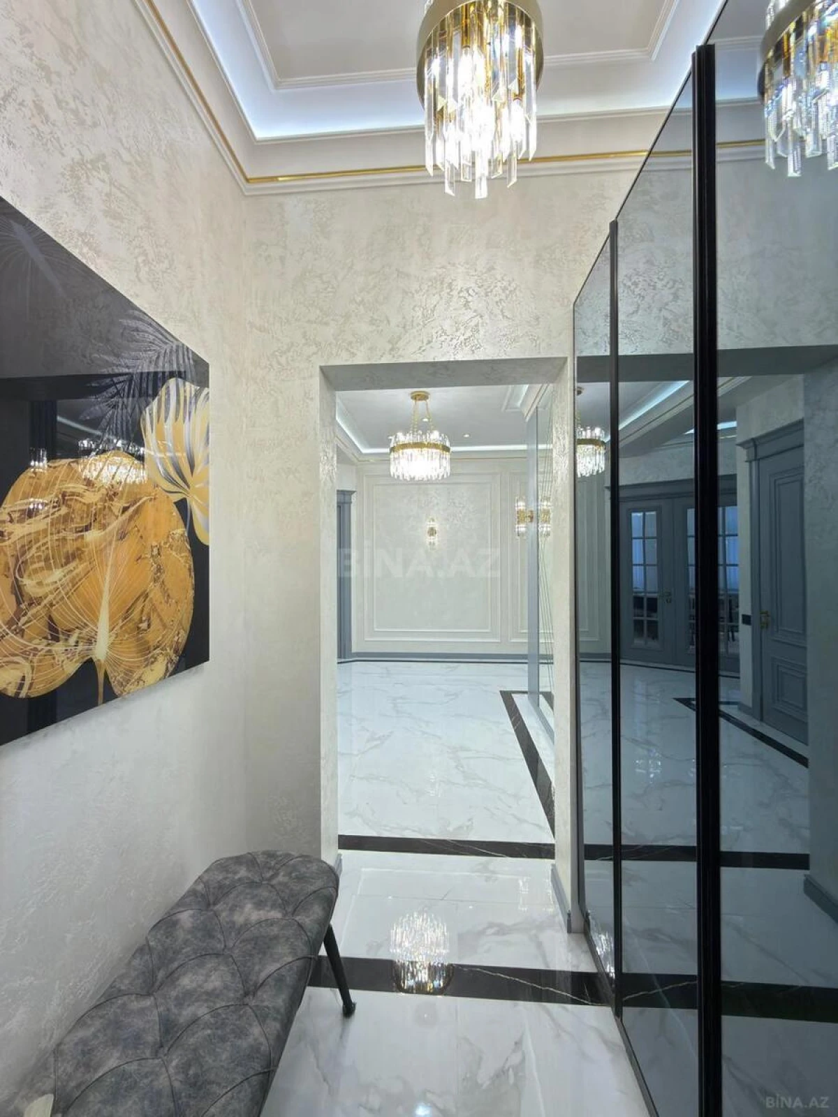Satılır 5 otaqlı mənzil 185 m²