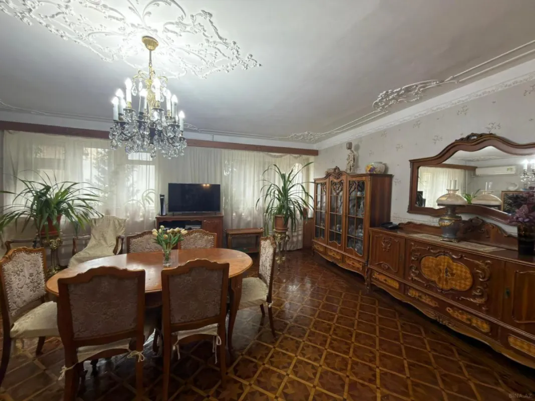 Satılır 5 otaqlı mənzil 110 m²