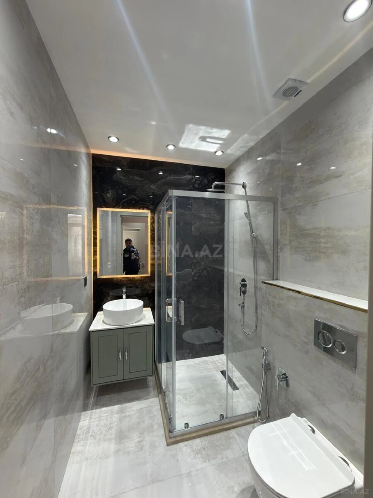 Satılır 3 otaqlı mənzil 140 m²