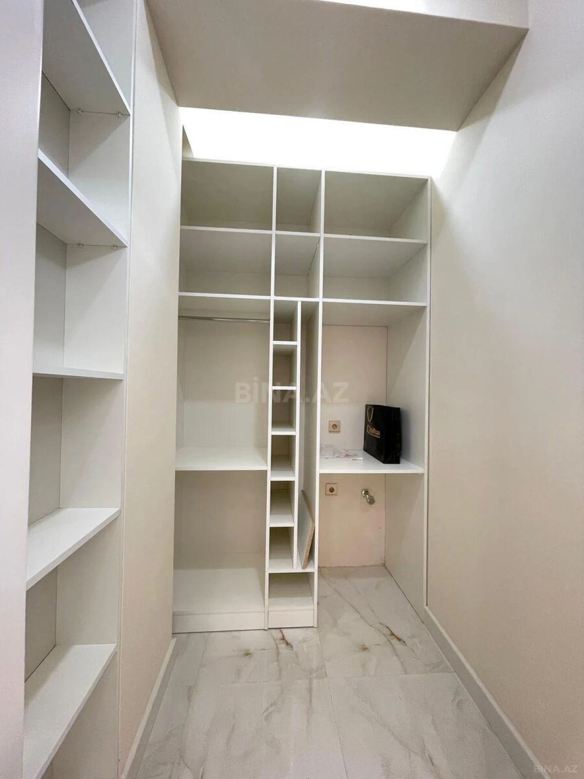 Satılır 2 otaqlı mənzil 92 m²