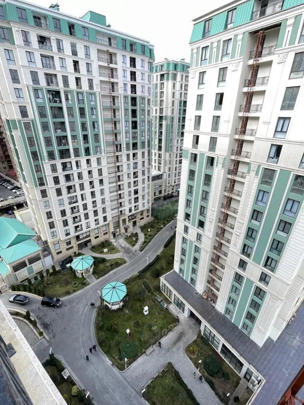 Satılır 2 otaqlı mənzil 92 m²