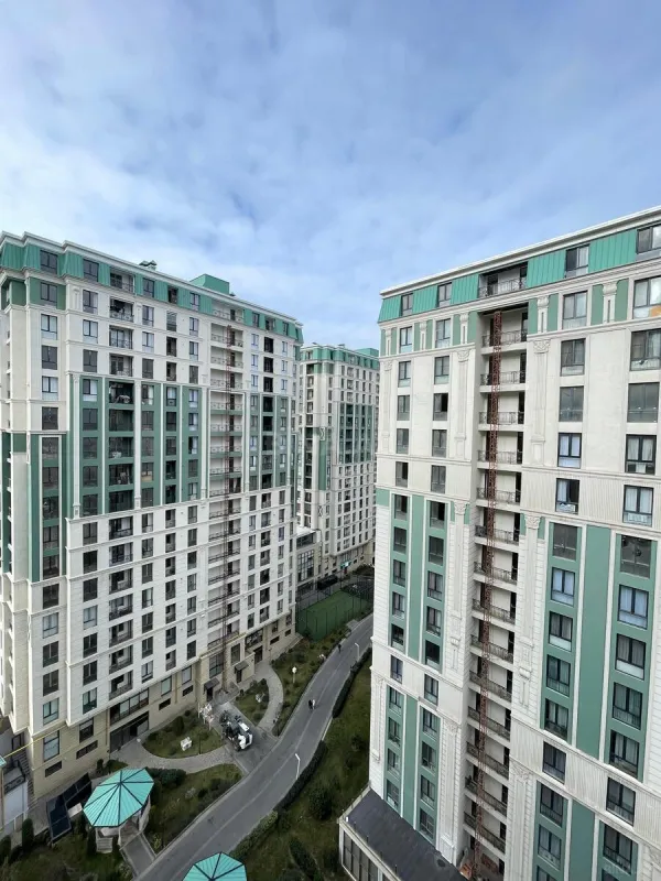 Satılır 2 otaqlı mənzil 92 m²