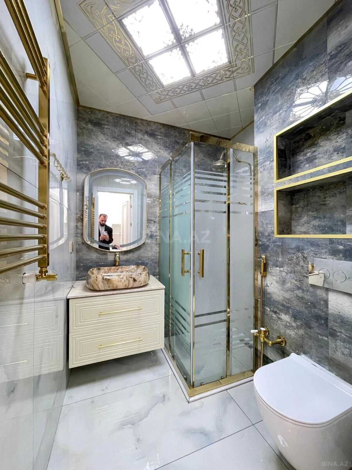 Satılır 2 otaqlı mənzil 92 m²