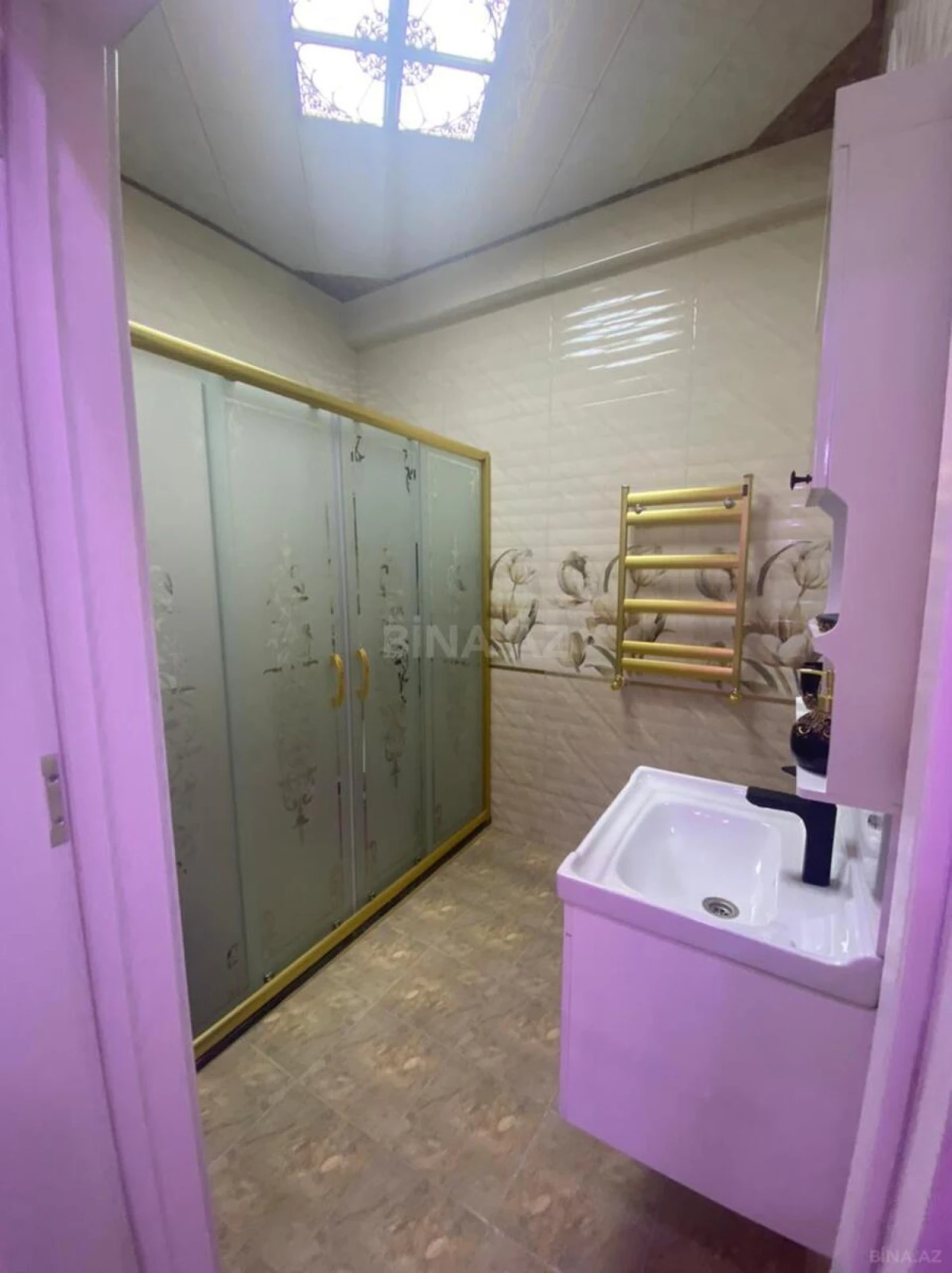 Kirayə verilir 3 otaqlı mənzil 150 m²