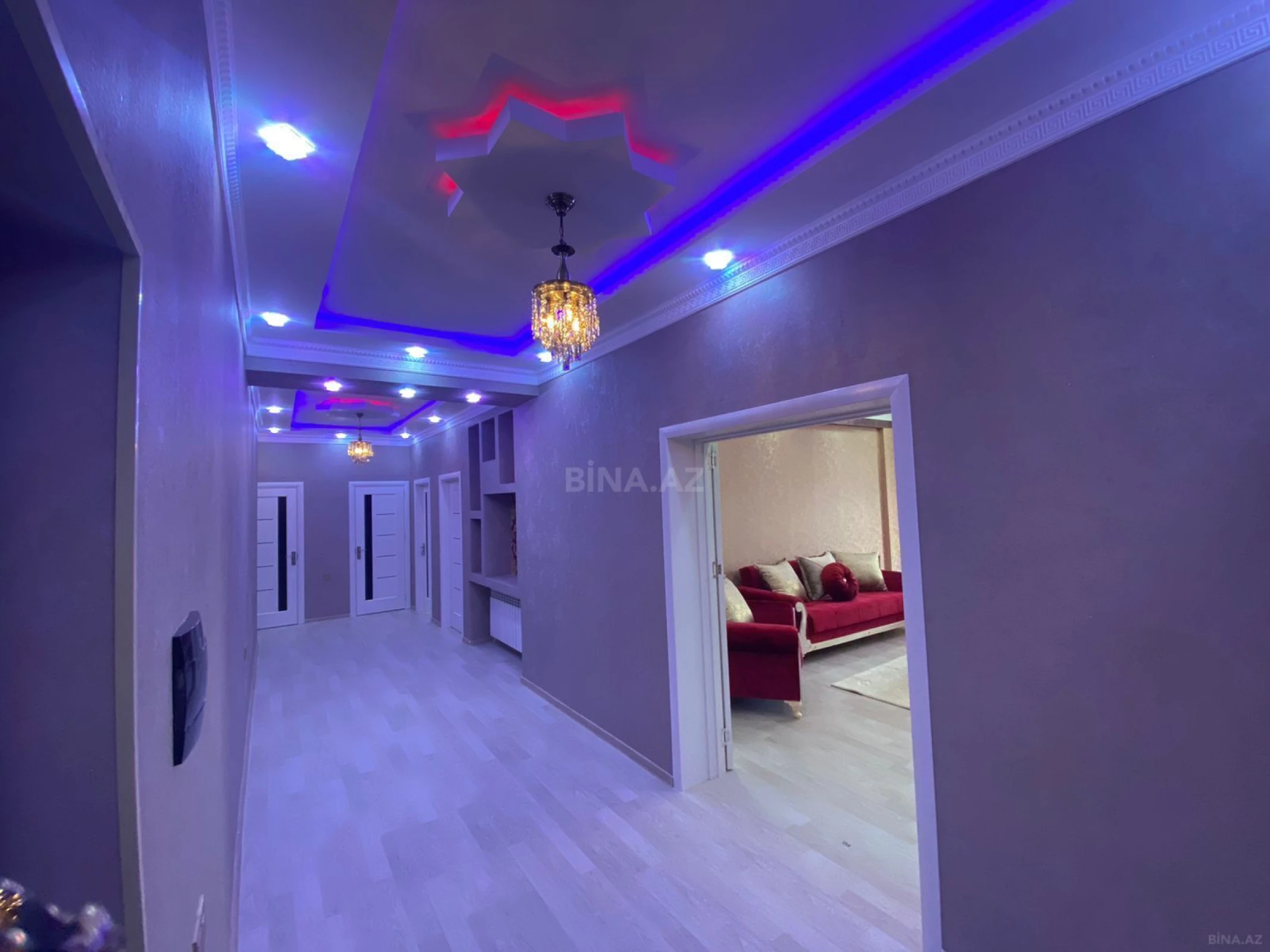 Kirayə verilir 3 otaqlı mənzil 150 m²