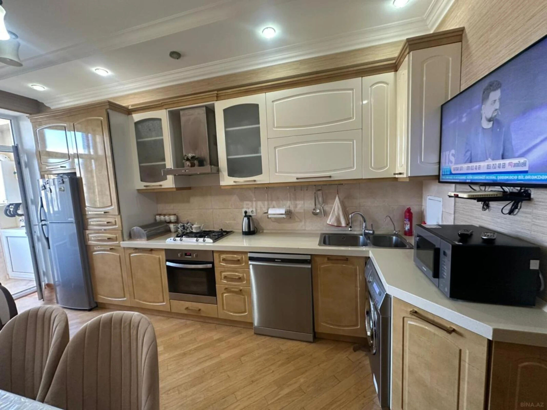 Satılır 2 otaqlı mənzil 103 m²