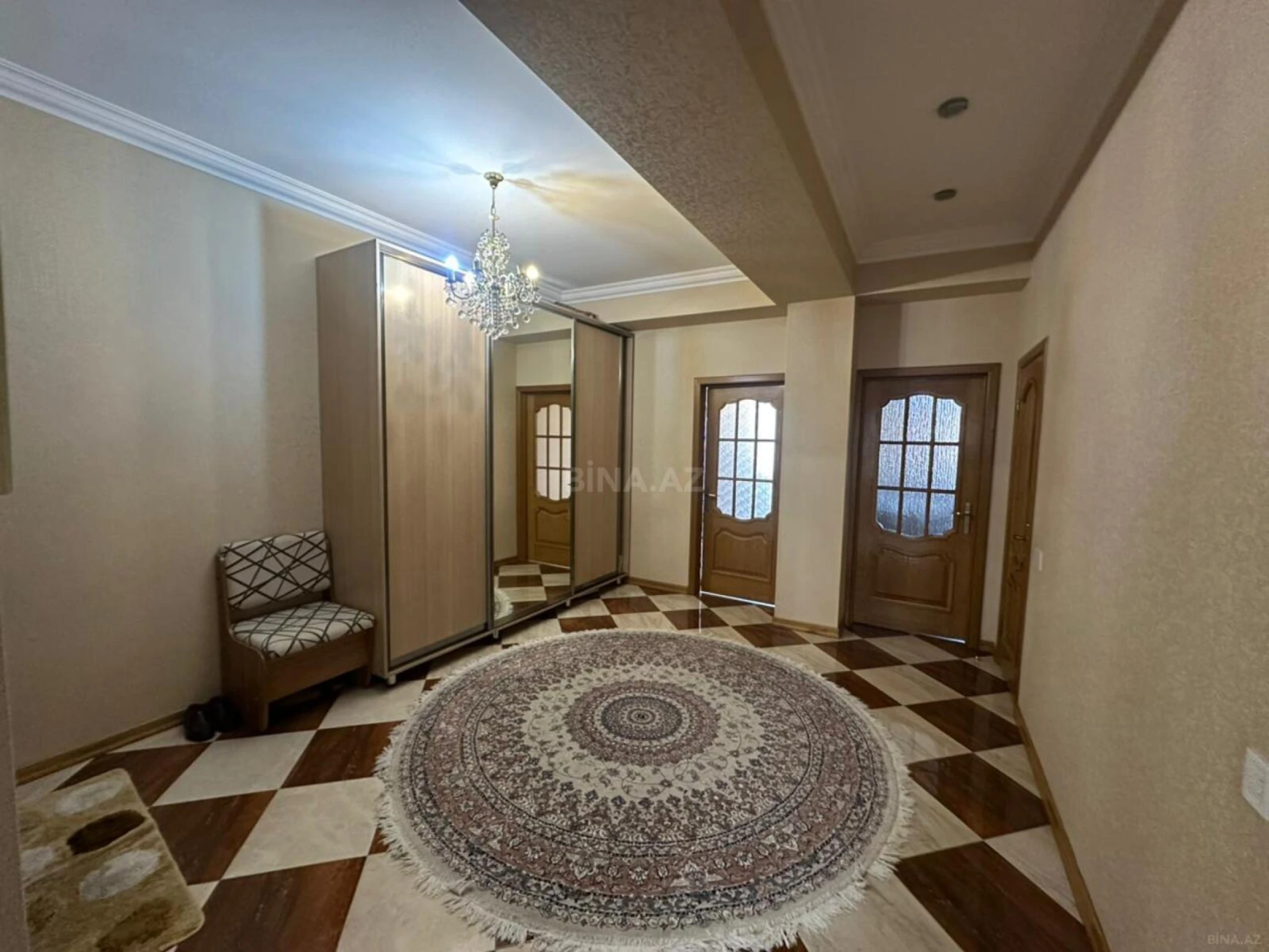 Satılır 2 otaqlı mənzil 103 m²