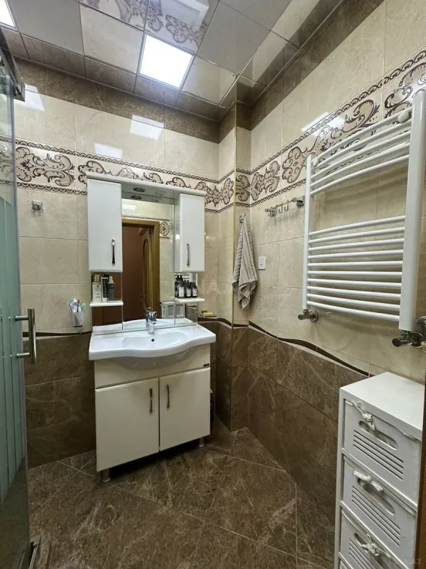Satılır 2 otaqlı mənzil 103 m²