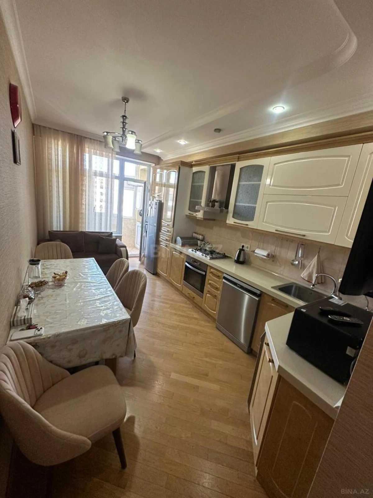 Satılır 2 otaqlı mənzil 103 m²