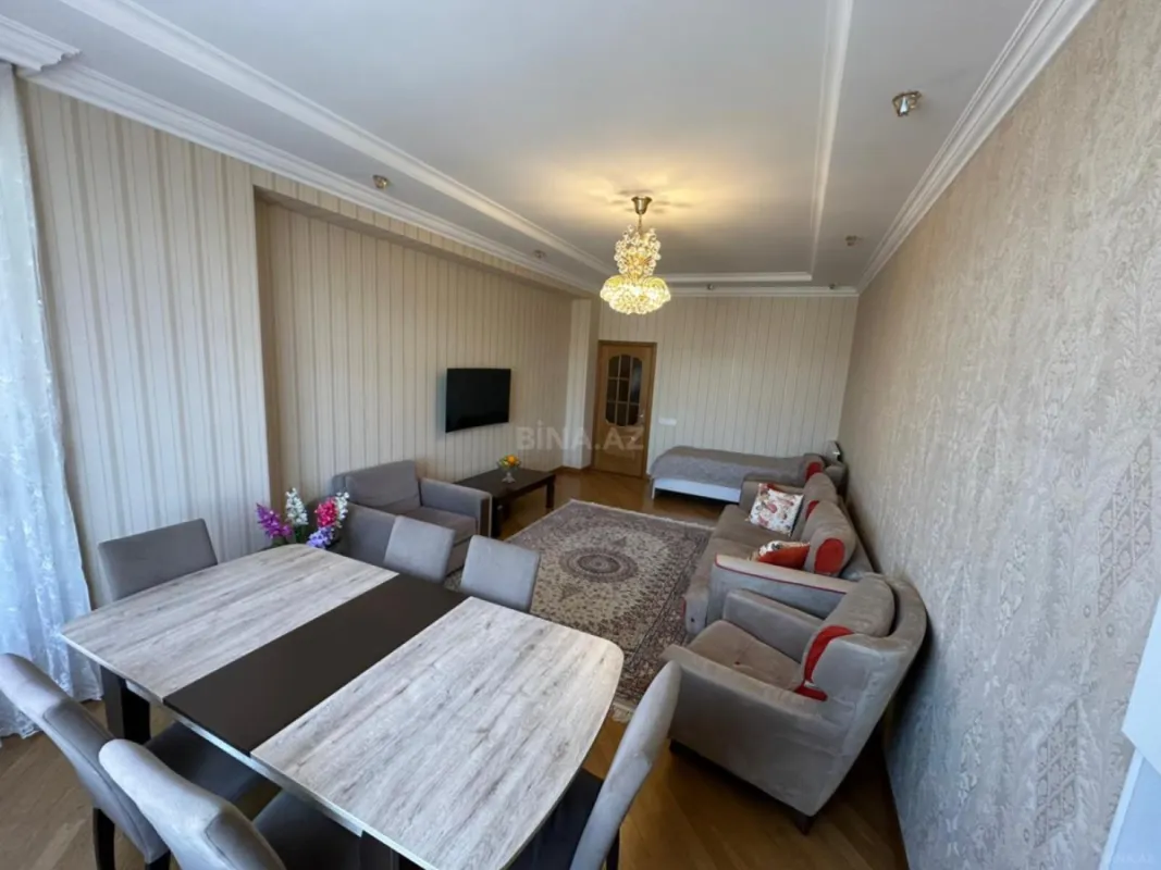 Satılır 2 otaqlı mənzil 103 m²
