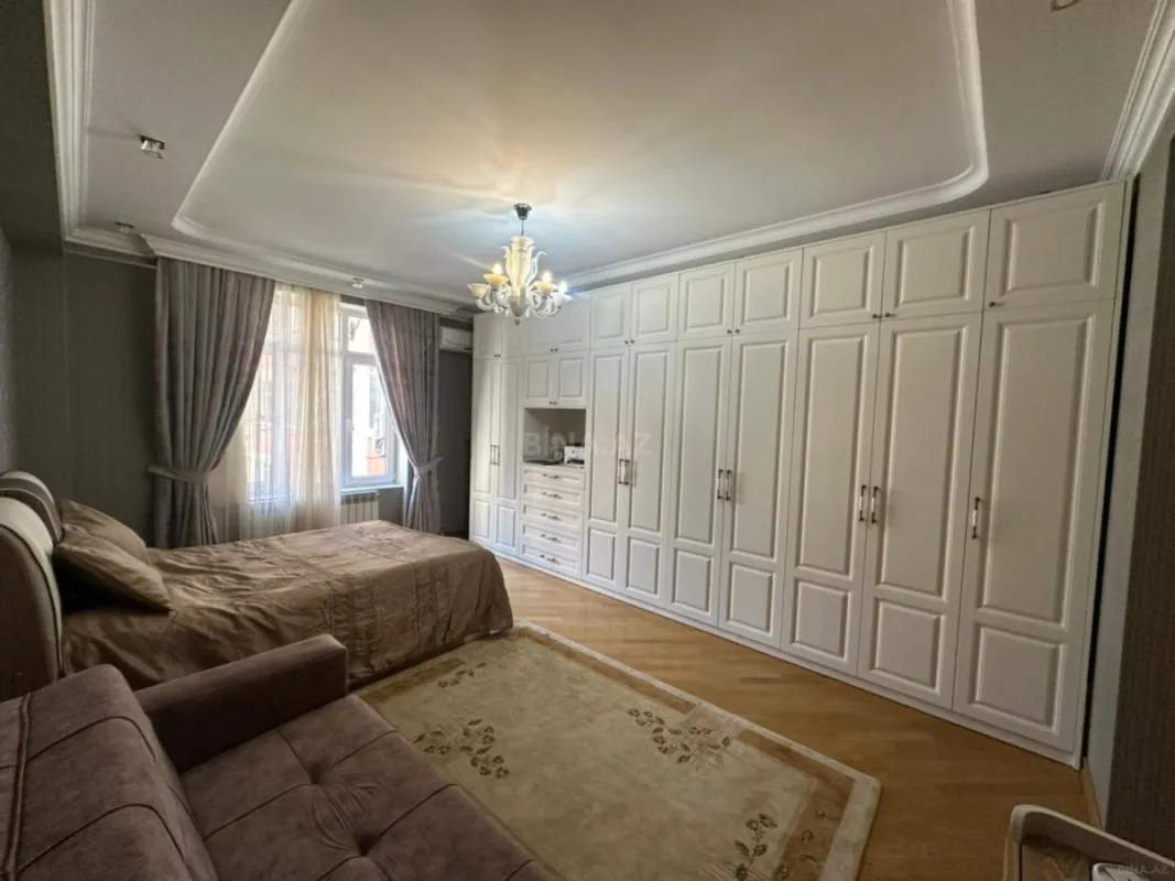 Satılır 2 otaqlı mənzil 103 m²