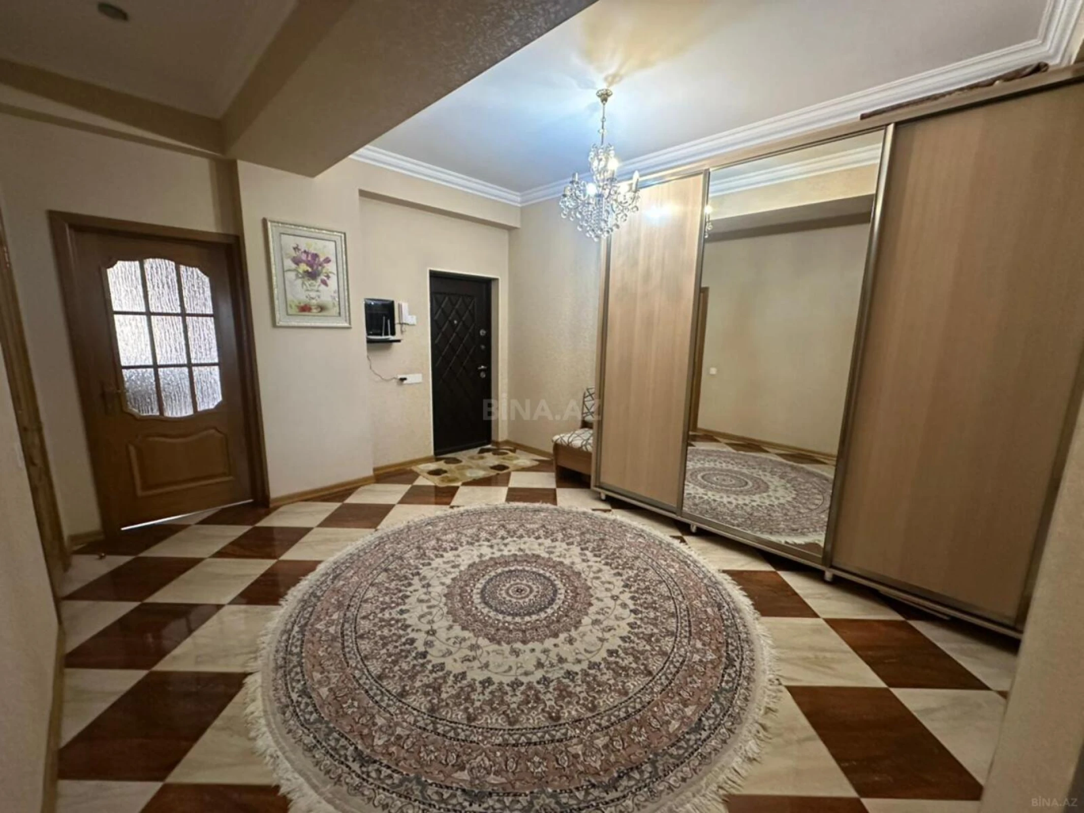Satılır 2 otaqlı mənzil 103 m²