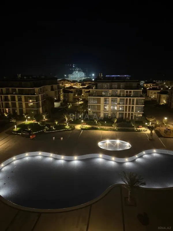 Satılır 4 otaqlı mənzil 220 m²