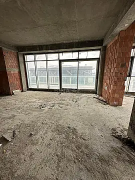 Satılır 4 otaqlı mənzil 220 m²