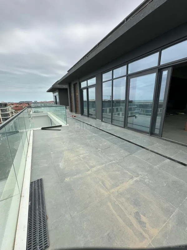 Satılır 4 otaqlı mənzil 220 m²