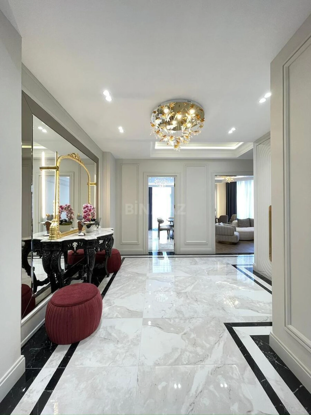 Satılır 3 otaqlı mənzil 125 m²