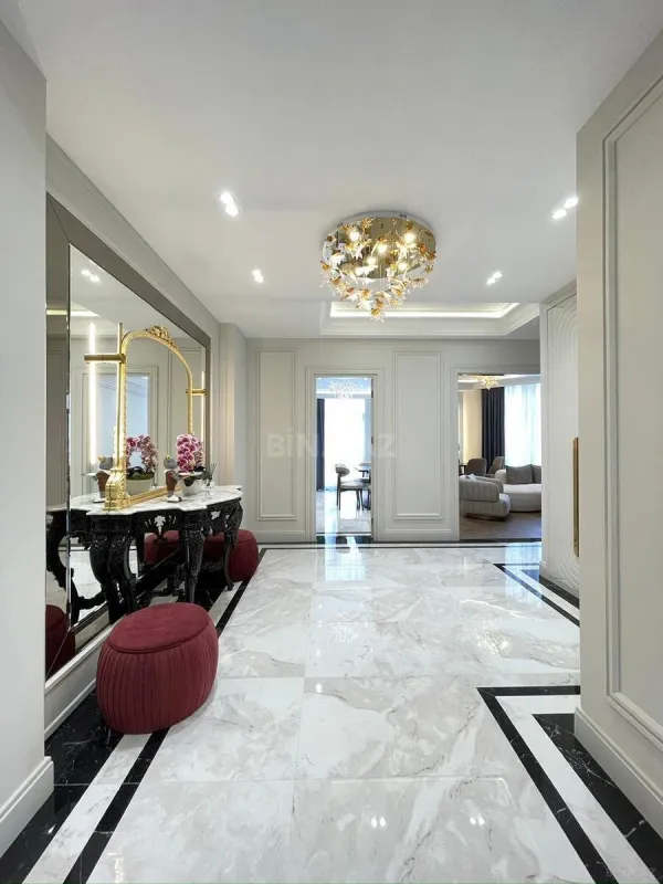 Satılır 3 otaqlı mənzil 125 m²