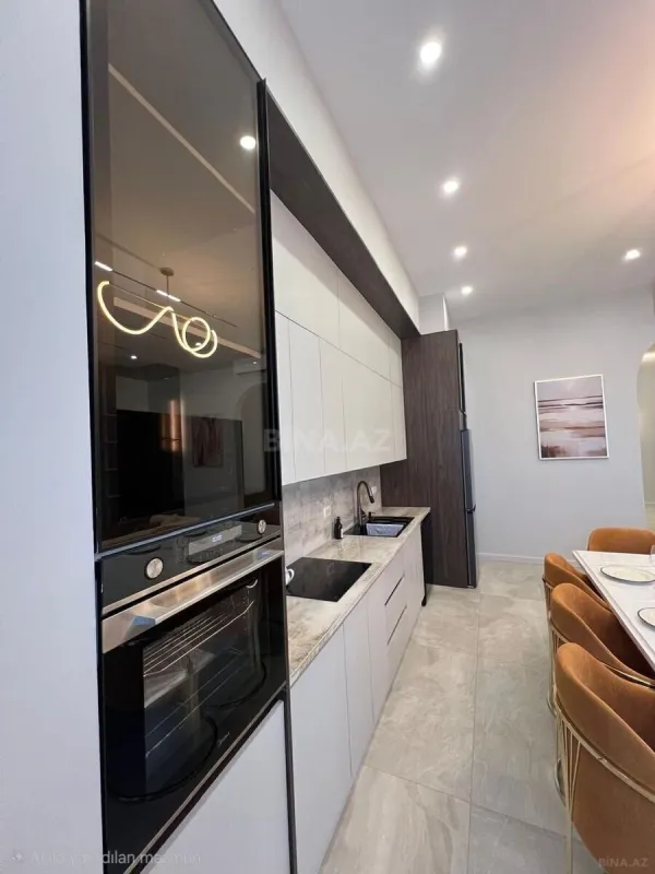 Kirayə verilir 3 otaqlı mənzil 130 m²