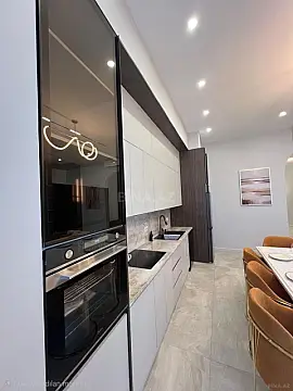 Kirayə verilir 3 otaqlı mənzil 130 m²