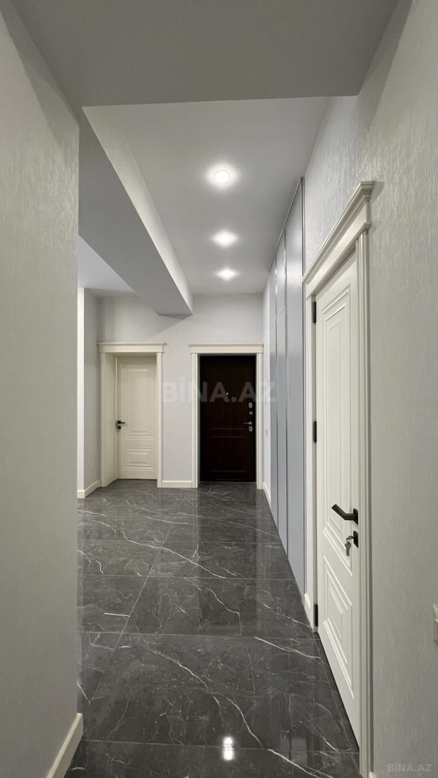 Satılır 2 otaqlı mənzil 87 m²