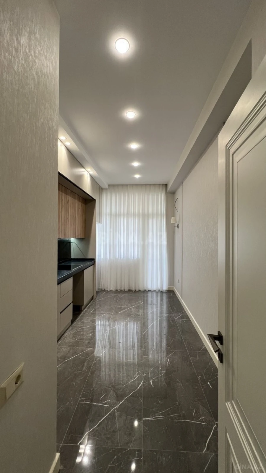 Satılır 2 otaqlı mənzil 87 m²