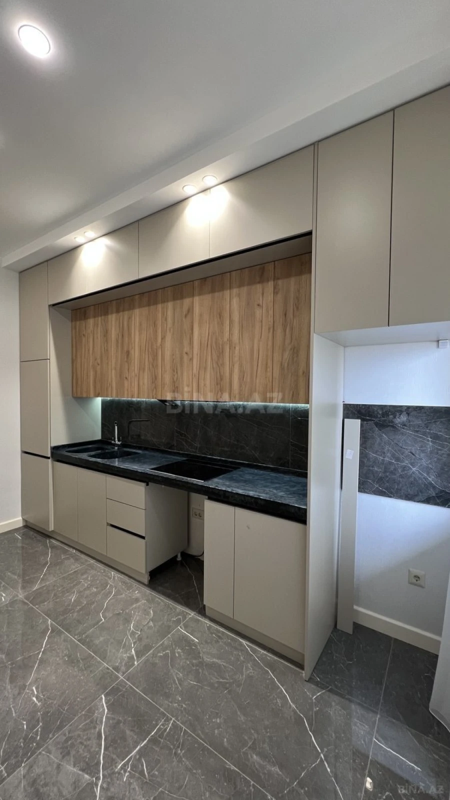Satılır 2 otaqlı mənzil 87 m²