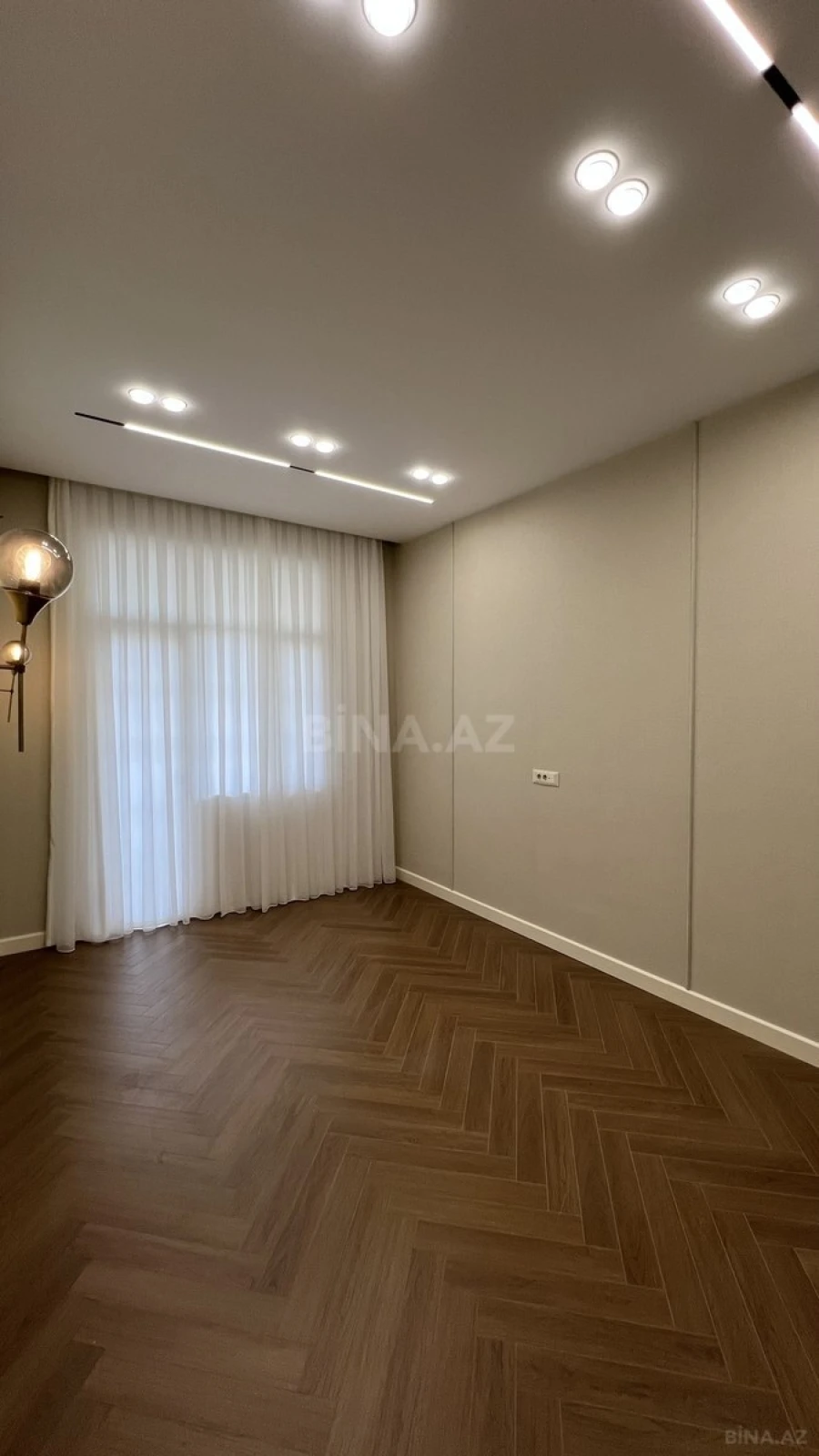 Satılır 2 otaqlı mənzil 87 m²