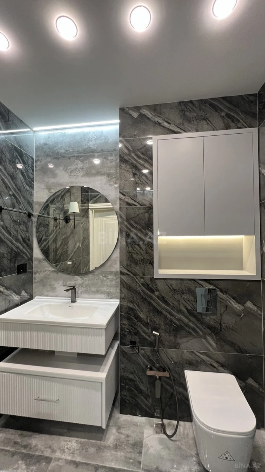 Satılır 2 otaqlı mənzil 87 m²