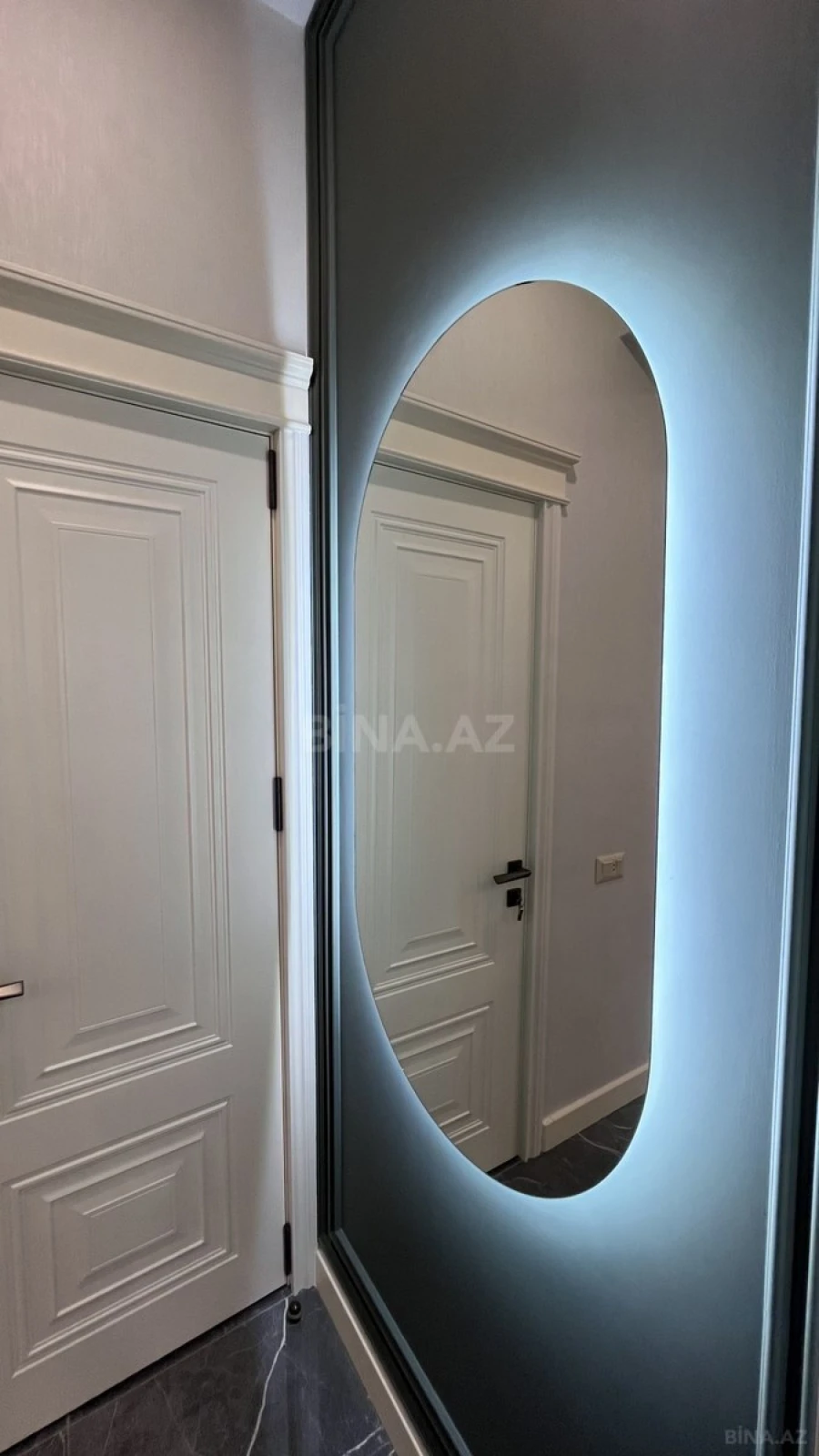 Satılır 2 otaqlı mənzil 87 m²