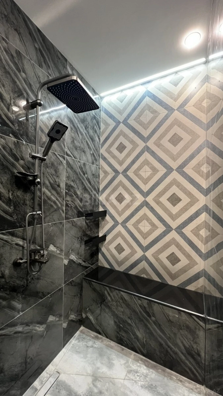 Satılır 2 otaqlı mənzil 87 m²