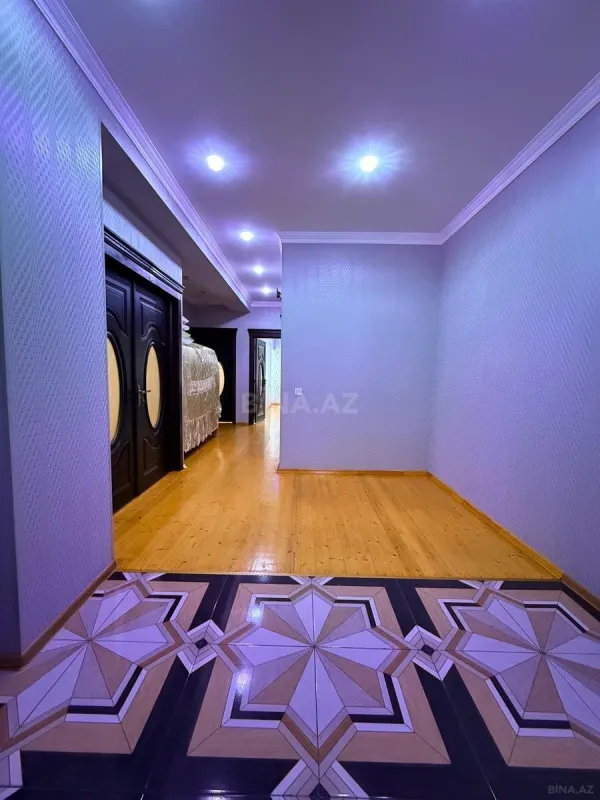 Satılır 3 otaqlı mənzil 123 m²