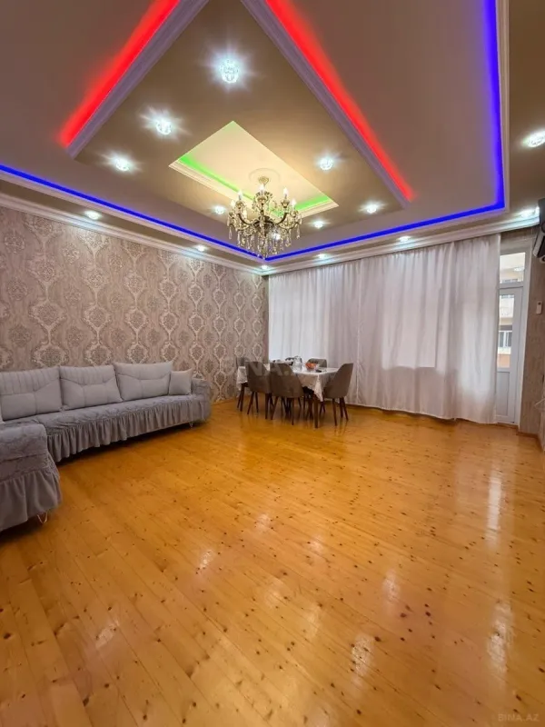 Satılır 3 otaqlı mənzil 123 m²