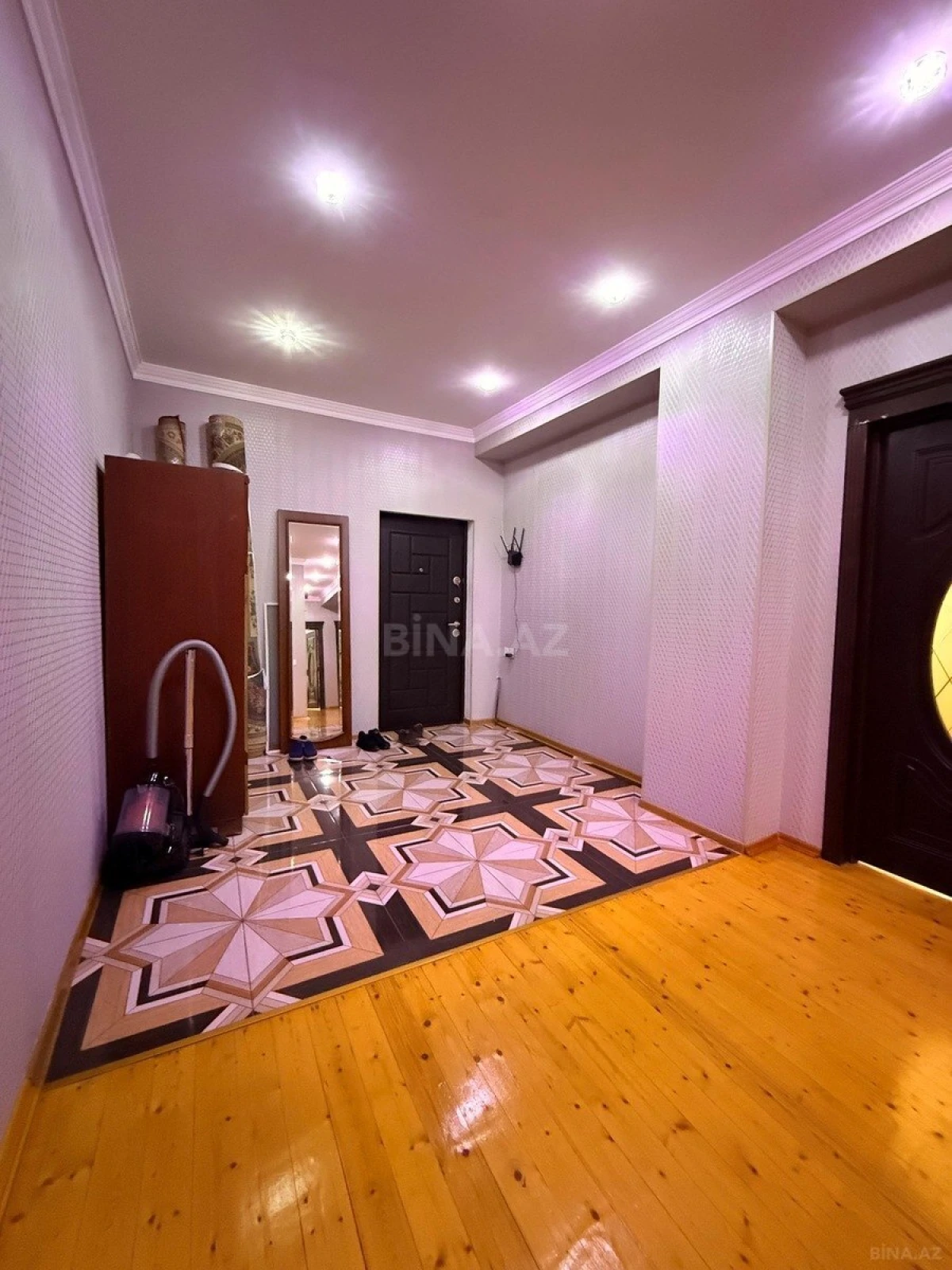 Satılır 3 otaqlı mənzil 123 m²