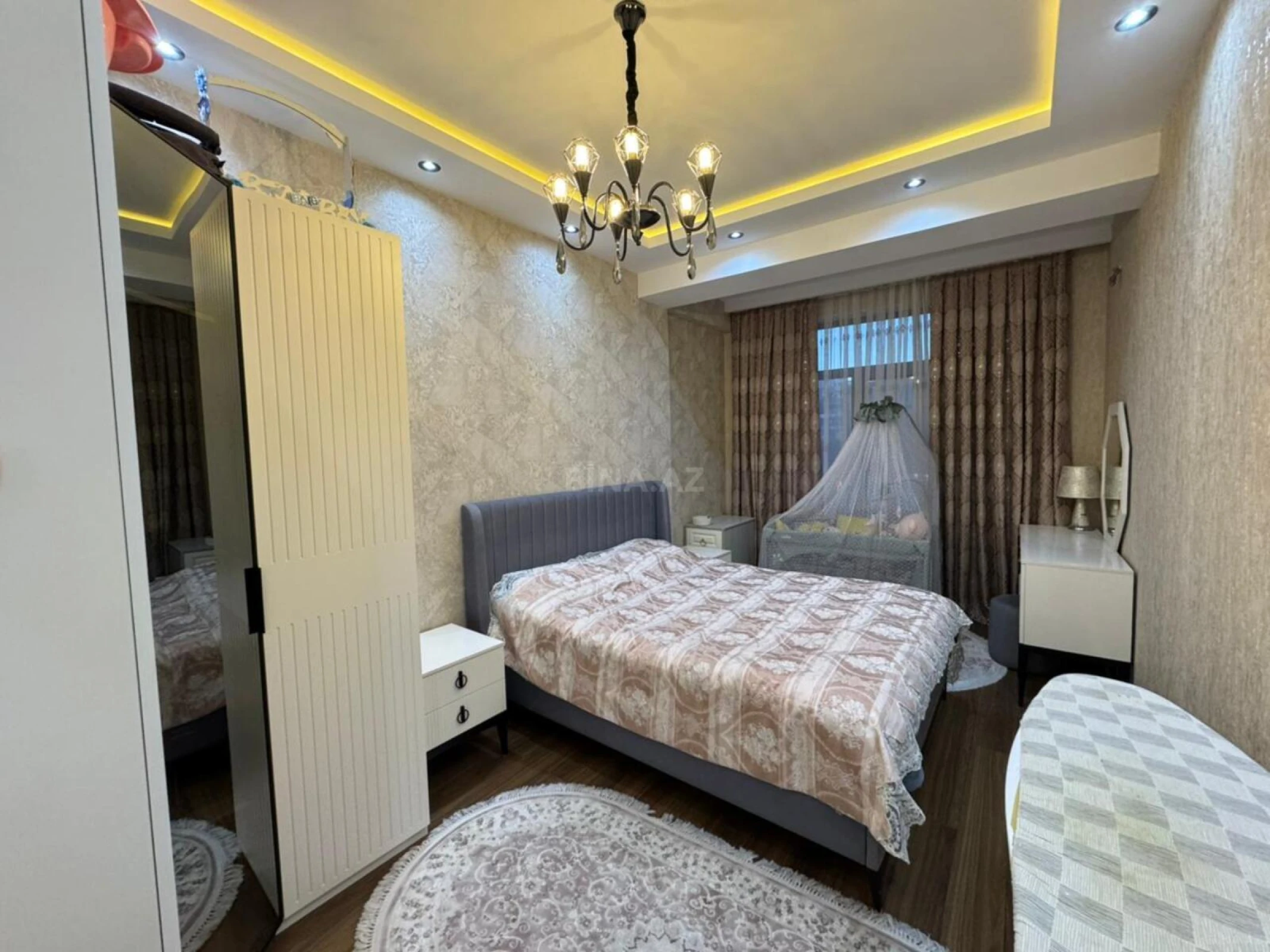 Satılır 2 otaqlı mənzil 90 m²
