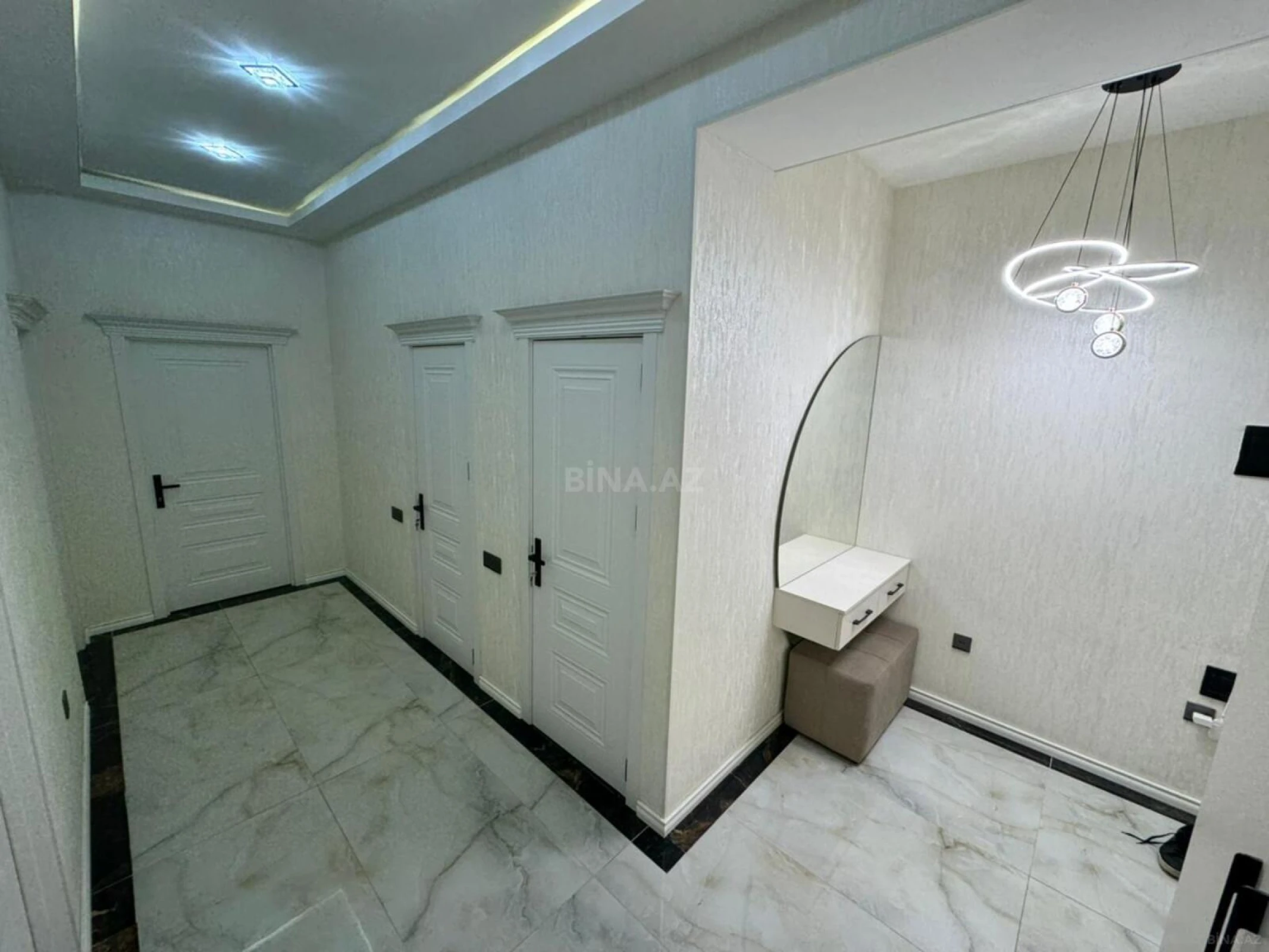 Satılır 2 otaqlı mənzil 90 m²