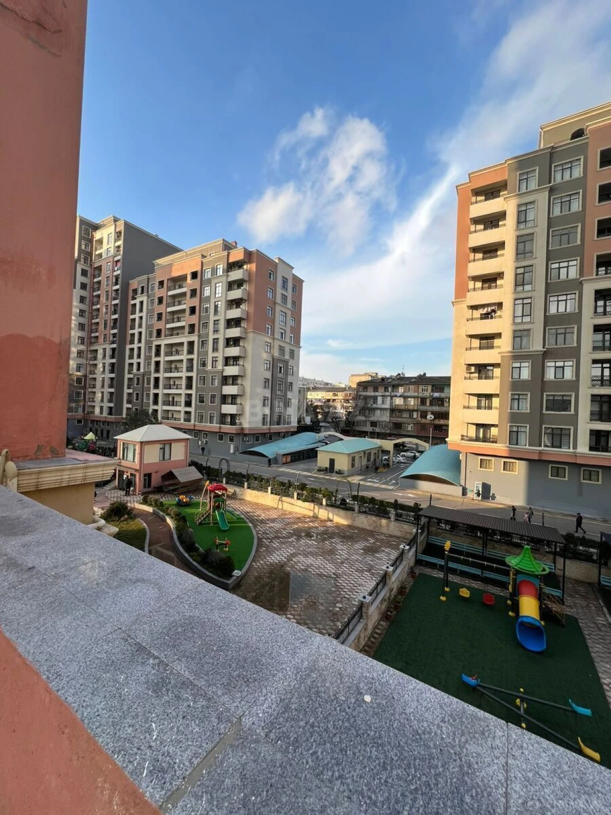 Satılır 2 otaqlı mənzil 90 m²