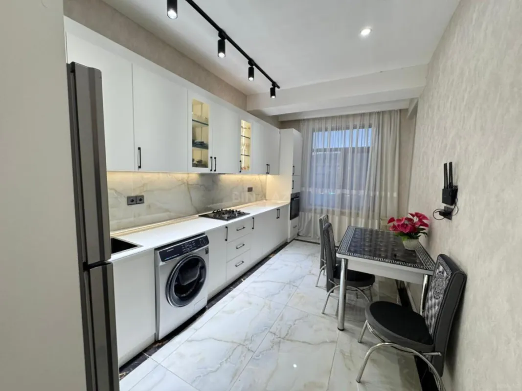 Satılır 2 otaqlı mənzil 90 m²