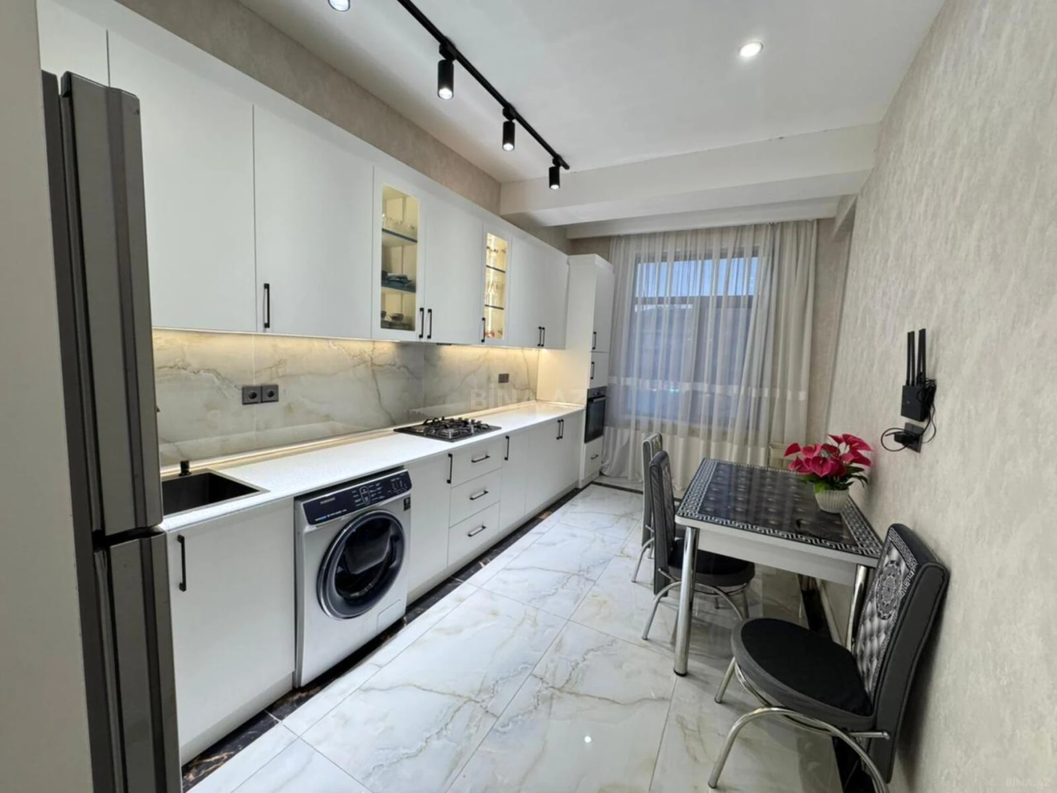 Satılır 2 otaqlı mənzil 90 m²