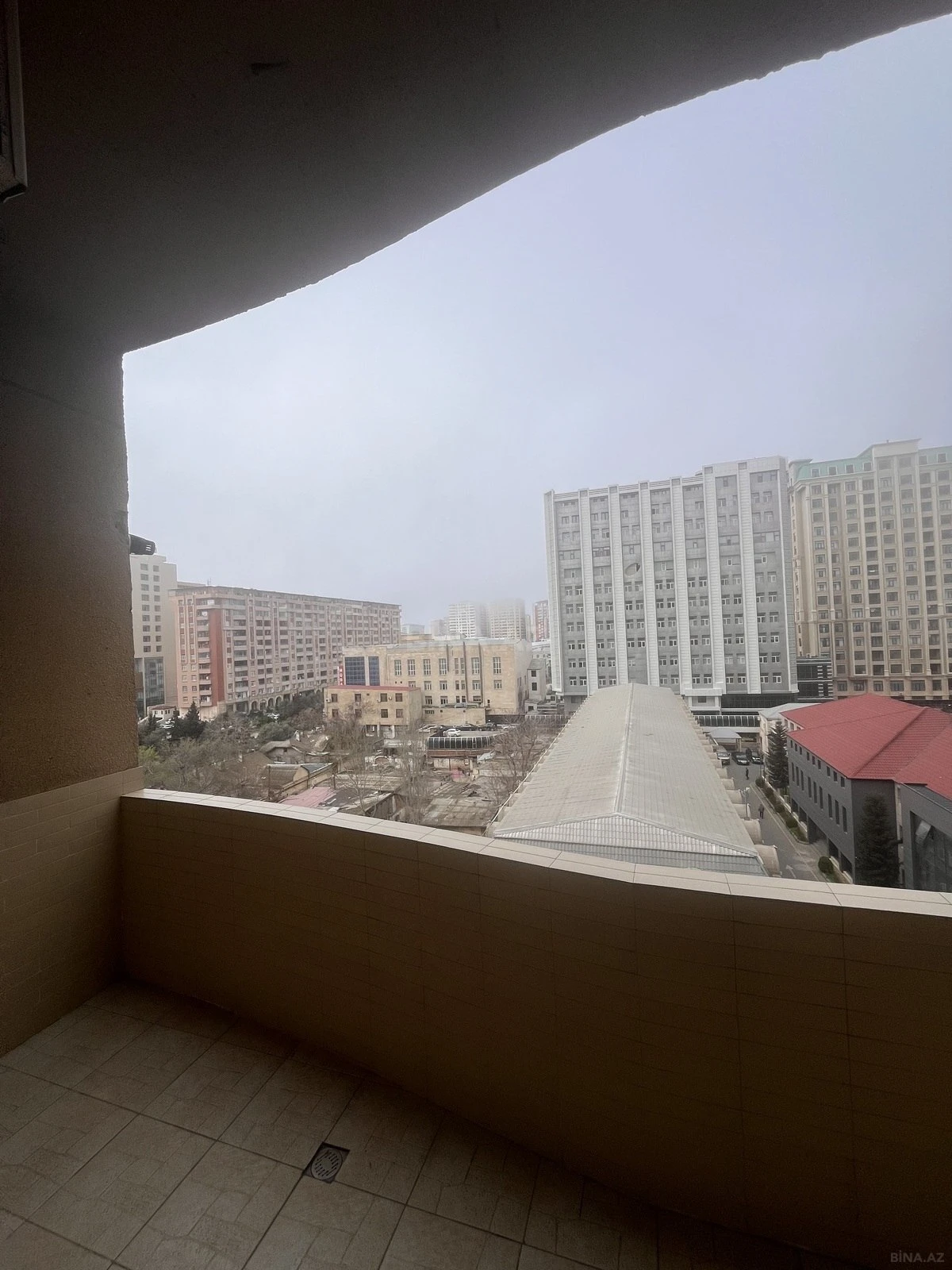 Satılır 3 otaqlı mənzil 103 m²