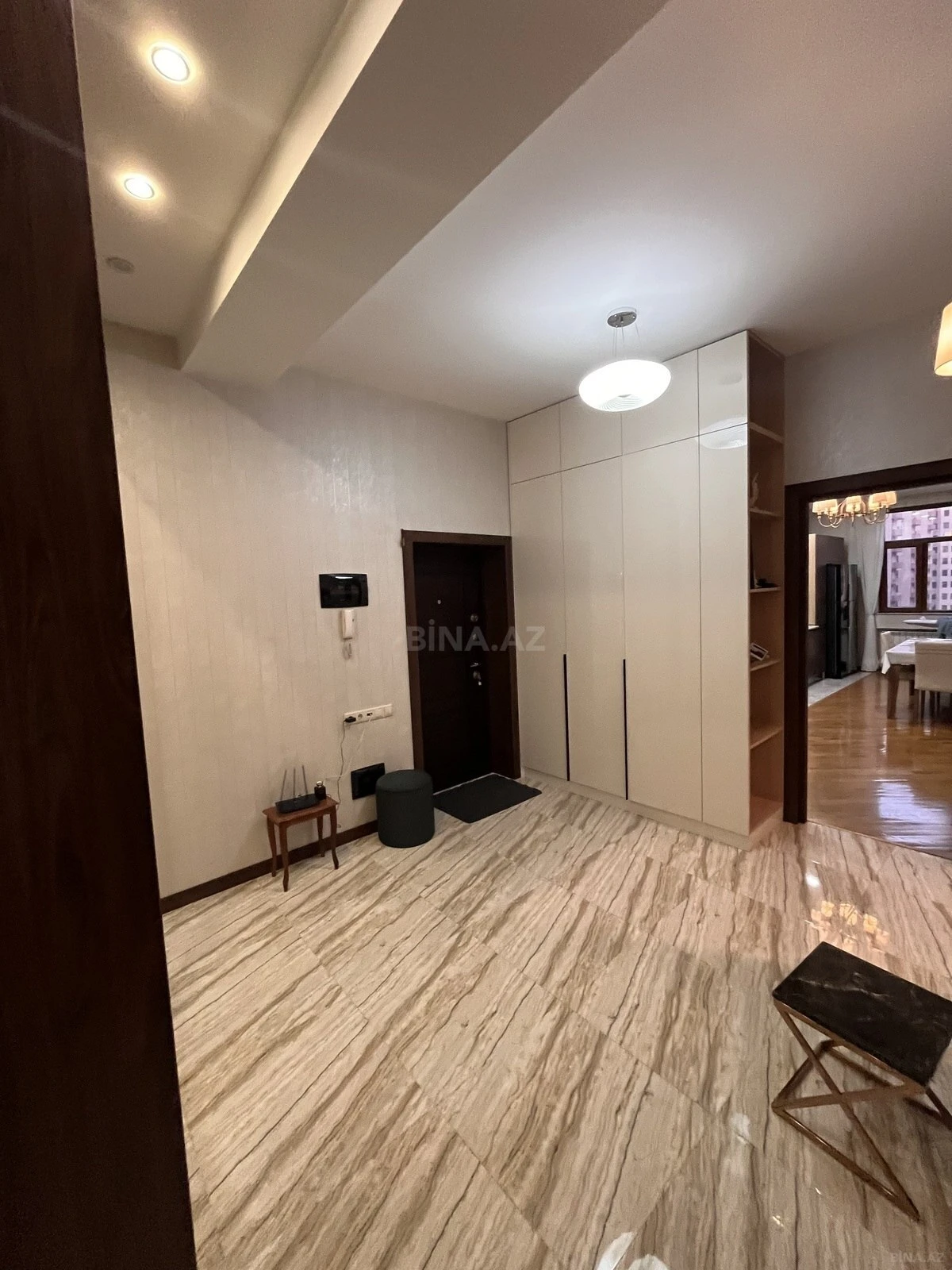 Satılır 3 otaqlı mənzil 103 m²