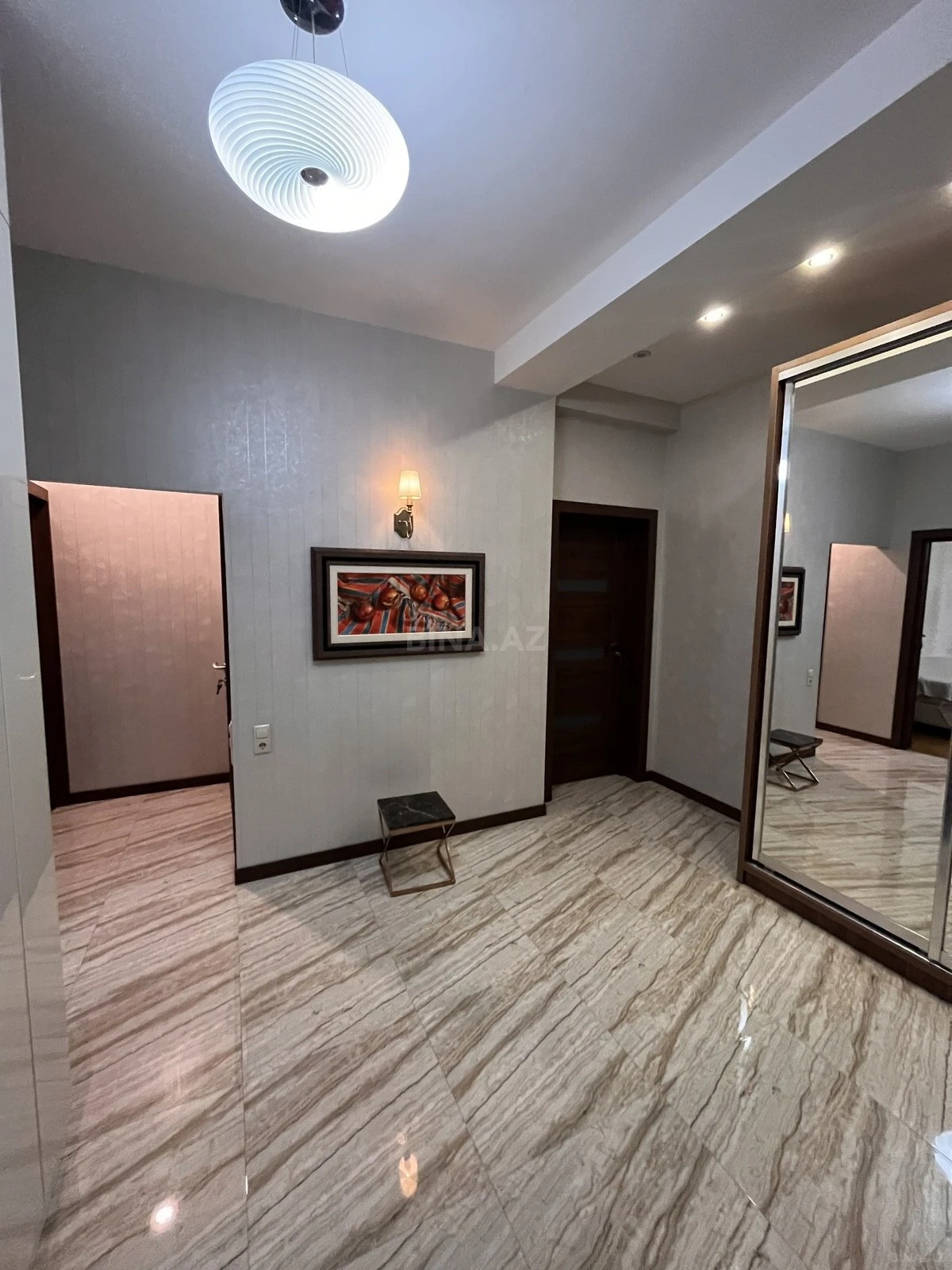 Satılır 3 otaqlı mənzil 103 m²