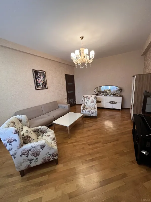 Satılır 3 otaqlı mənzil 103 m²