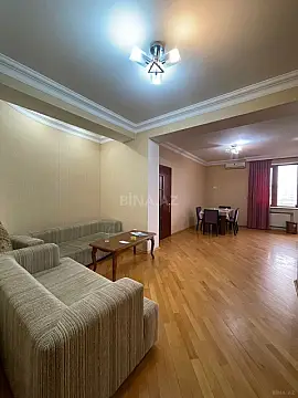 Kirayə verilir 2 otaqlı mənzil 75 m²
