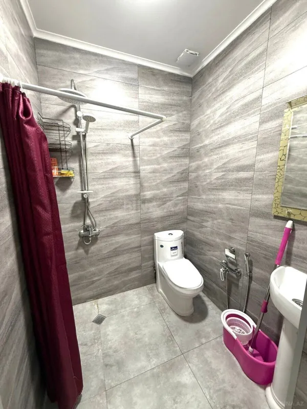 Kirayə verilir 2 otaqlı mənzil 65 m²