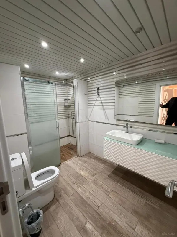 Kirayə verilir 4 otaqlı mənzil 200 m²