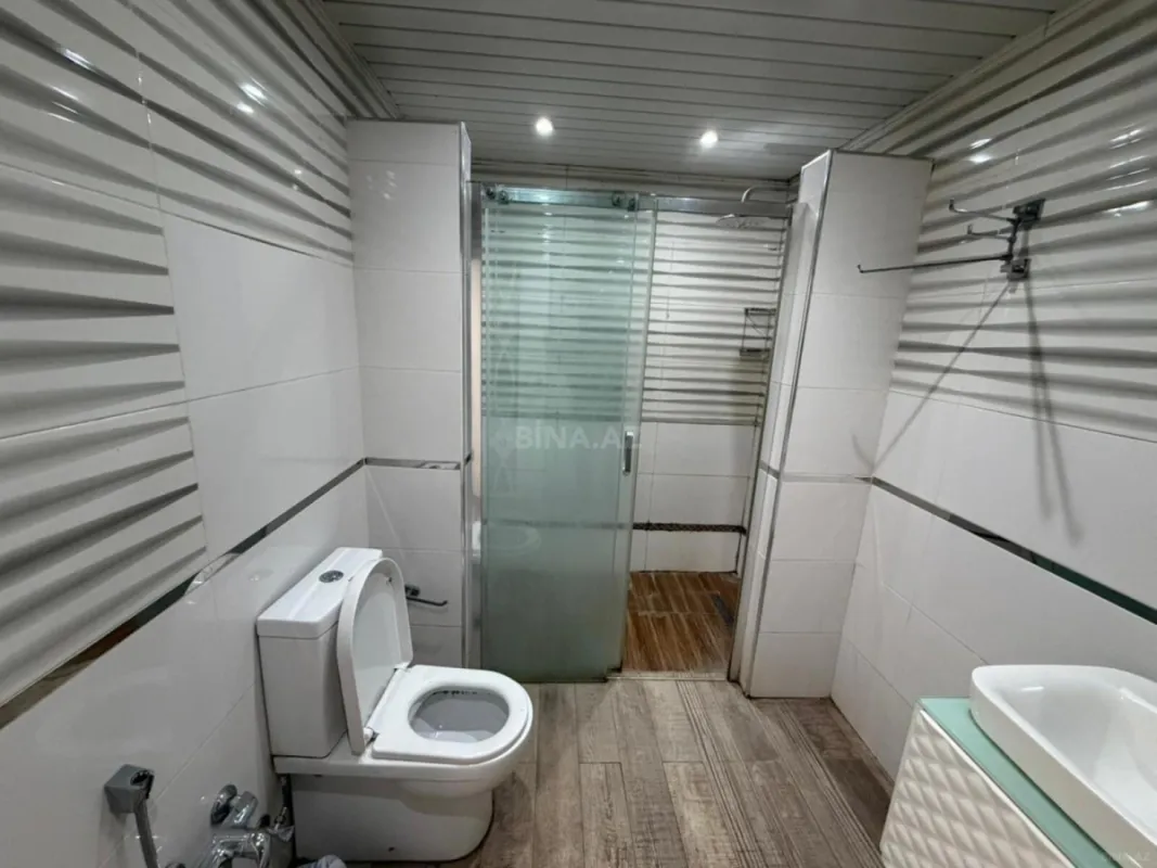Kirayə verilir 4 otaqlı mənzil 200 m²