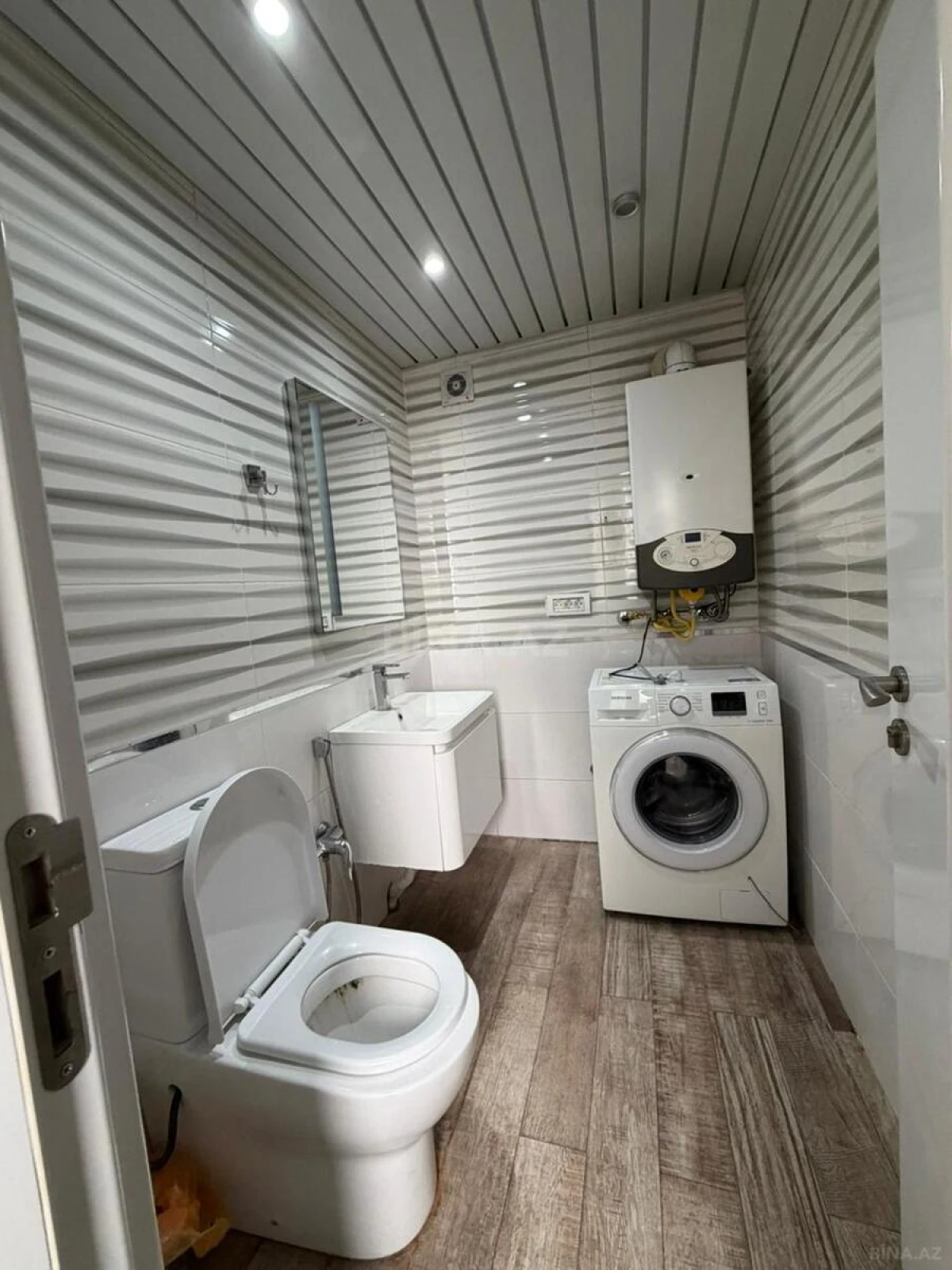 Kirayə verilir 4 otaqlı mənzil 200 m²