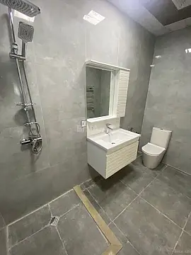 Kirayə verilir 2 otaqlı mənzil 75 m²