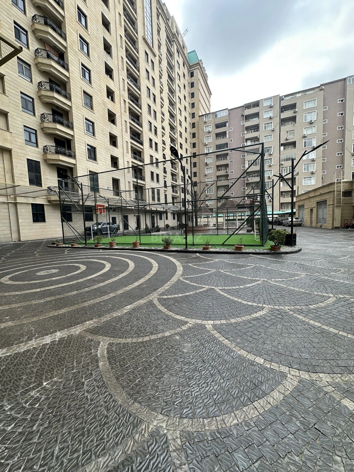 Satılır 3 otaqlı mənzil 105 m²